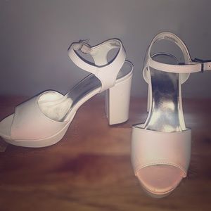 White Open Toed Chunky Heel